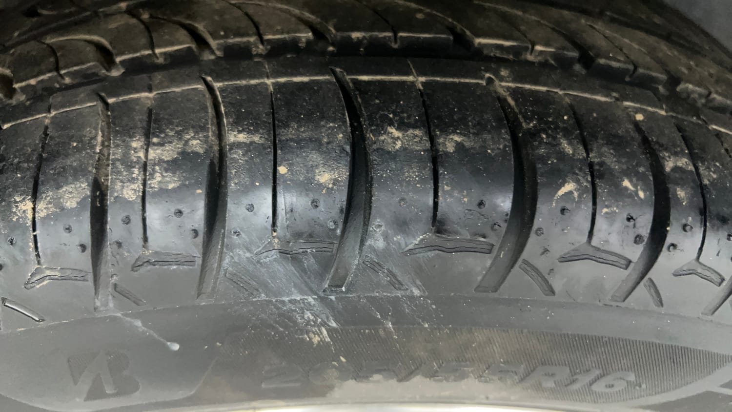 Used 2015 Toyota Corolla Altis VL AT Petrol Petrol Automatic tyres RIGHT REAR TYRE TREAD VIEW