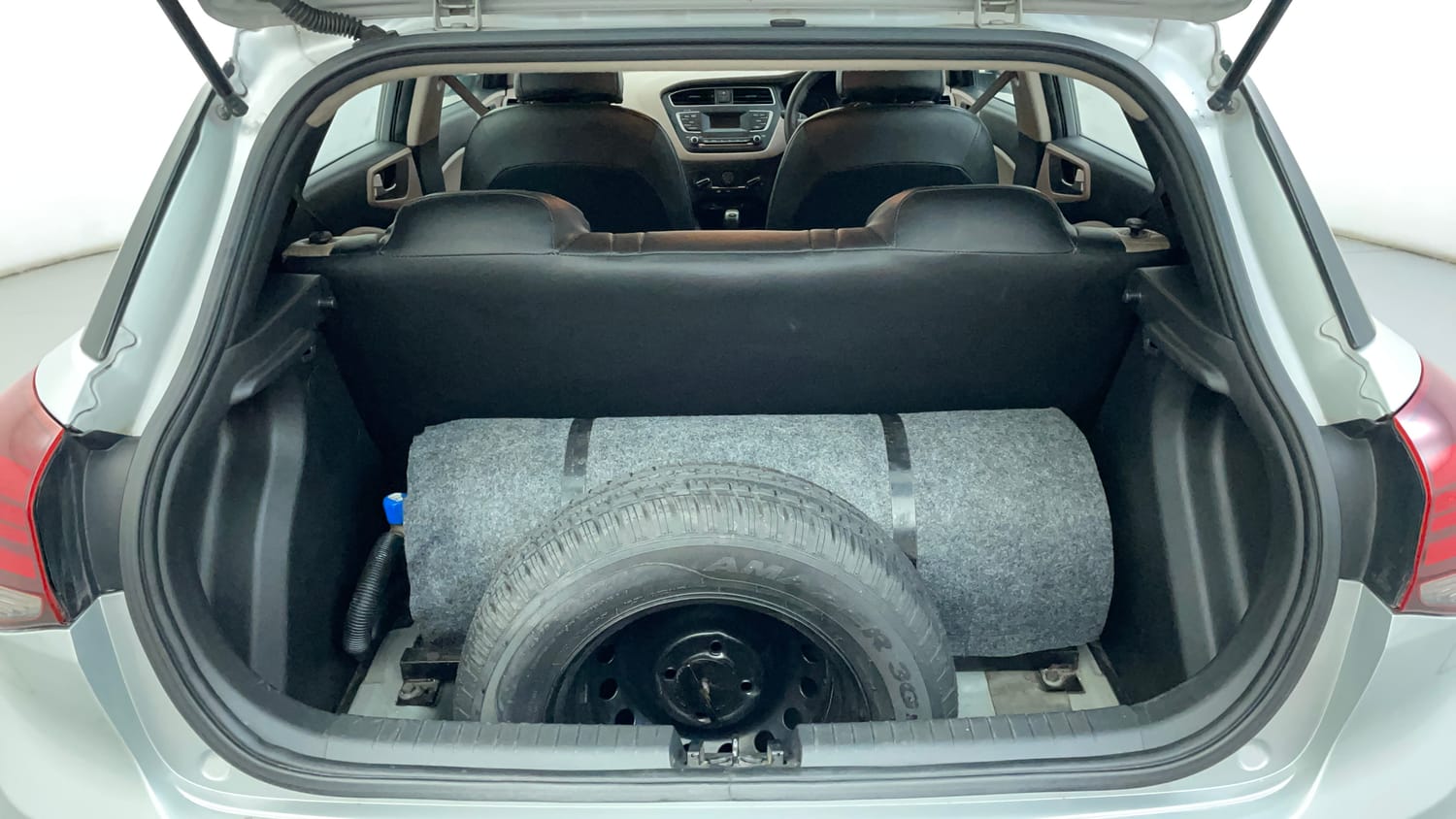 Used 2019 Hyundai Elite i20 Magna Plus 1.2 + CNG (Outside Fitted) Cng Manual interior DICKY INSIDE VIEW