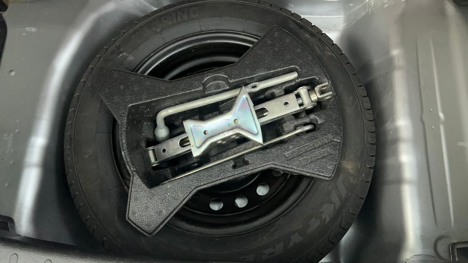 Used 2018 Maruti Suzuki Celerio X Zxi AMT Petrol Automatic tyres SPARE TYRE VIEW