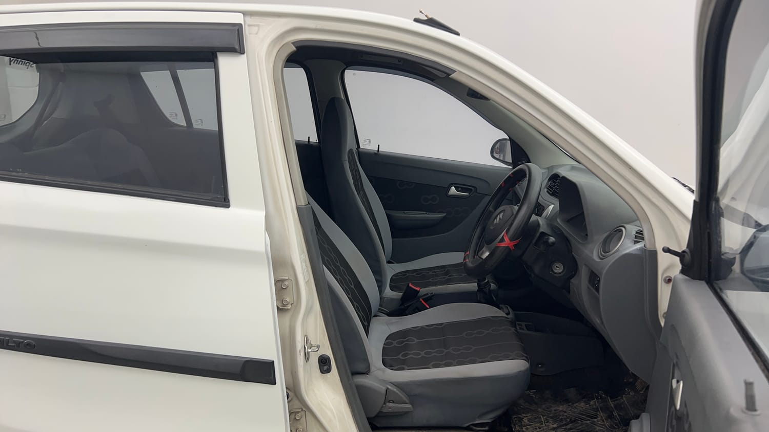 Used 2013 Maruti Suzuki Alto 800 Lxi Petrol Manual interior RIGHT SIDE FRONT DOOR CABIN VIEW