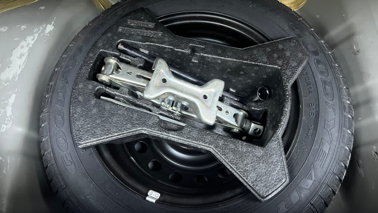 Used 2019 Maruti Suzuki Celerio X ZXi AMT Petrol Automatic tyres SPARE TYRE VIEW