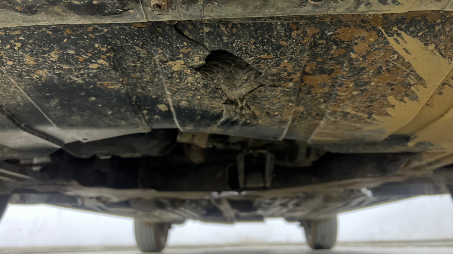 Used 2017 Maruti Suzuki Vitara Brezza [2016-2020] ZDi Plus Diesel Manual extra FRONT LEFT UNDERBODY VIEW