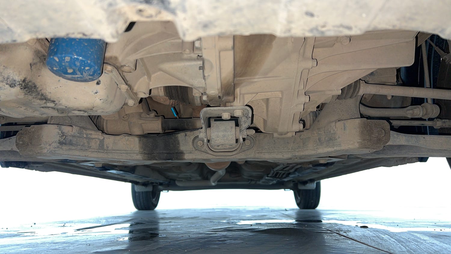 Used 2021 Hyundai Aura S 1.2 CNG Cng Manual extra FRONT LEFT UNDERBODY VIEW