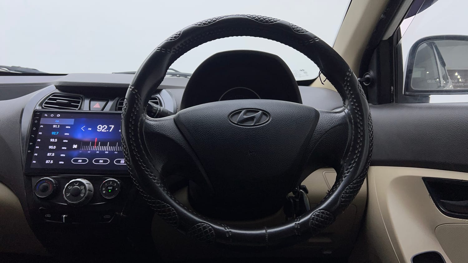 Used 2017 Hyundai Eon Magna + Petrol Manual interior STEERING VIEW