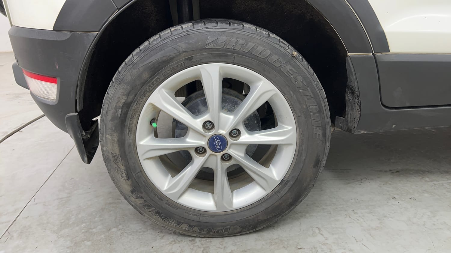 Used 2020 Ford EcoSport Titanium 1.5L TDCi Diesel Manual tyres RIGHT REAR TYRE RIM VIEW