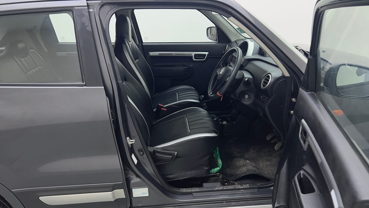 Used 2022 Maruti Suzuki S-Presso Vxi Plus Petrol Manual interior RIGHT SIDE FRONT DOOR CABIN VIEW