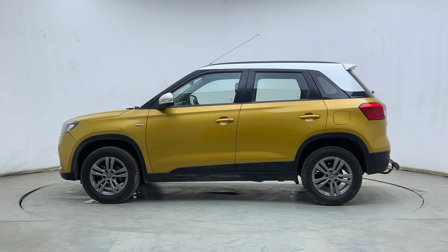 Used 2017 Maruti Suzuki Vitara Brezza [2016-2020] ZDi Plus Diesel Manual exterior LEFT SIDE VIEW