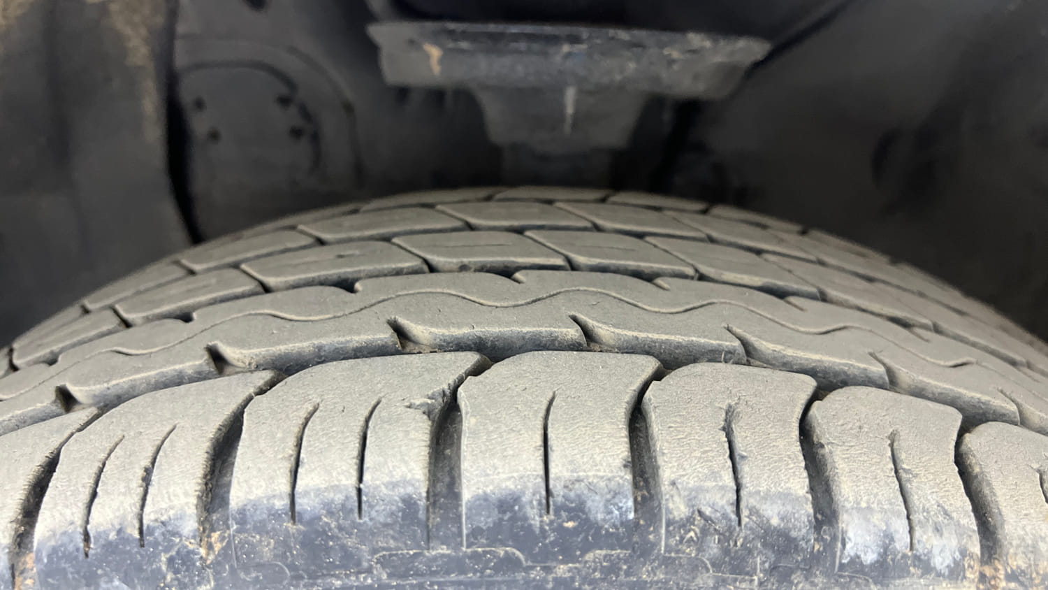 Used 2018 Hyundai Elite i20 Asta 1.2 Petrol Manual tyres LEFT FRONT TYRE TREAD VIEW