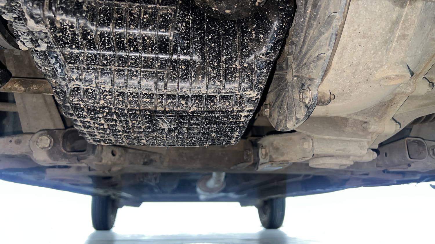 Used 2019 Renault Kwid CLIMBER 1.0 AMT Petrol Automatic extra FRONT LEFT UNDERBODY VIEW