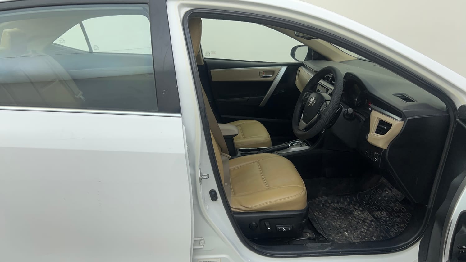 Used 2015 Toyota Corolla Altis VL AT Petrol Petrol Automatic interior RIGHT SIDE FRONT DOOR CABIN VIEW
