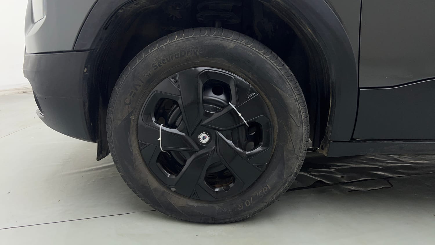 Used 2022 Tata Punch Pure MT Petrol Manual tyres LEFT FRONT TYRE RIM VIEW