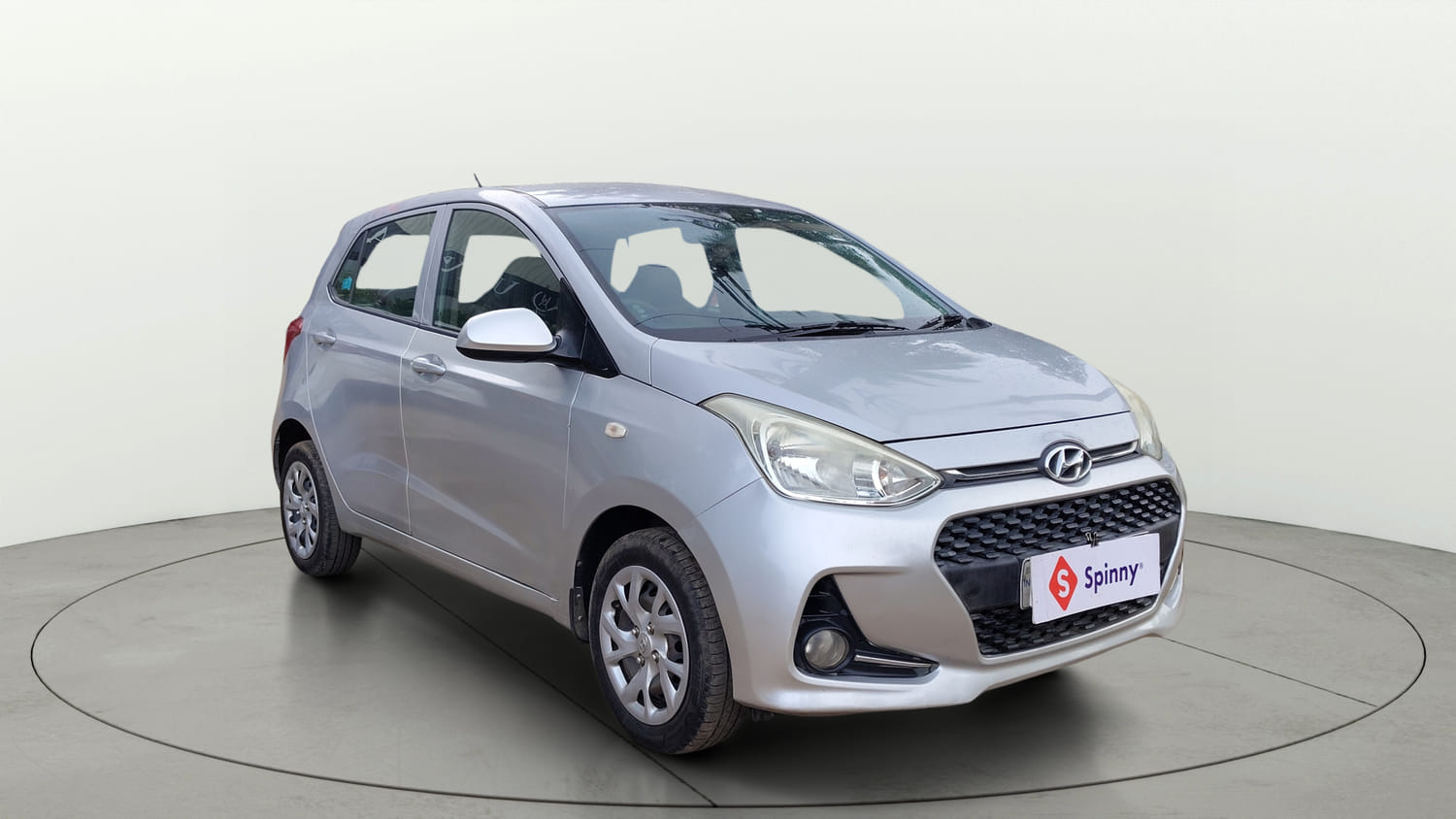 Used 2018 Hyundai Grand i10 Magna U2 1.2 CRDi Diesel Manual exterior RIGHT FRONT CORNER VIEW