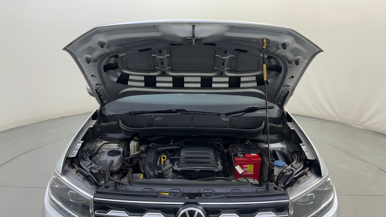 Used 2023 Volkswagen Taigun Topline 1.0 TSI AT Petrol Automatic engine ENGINE & BONNET OPEN FRONT VIEW