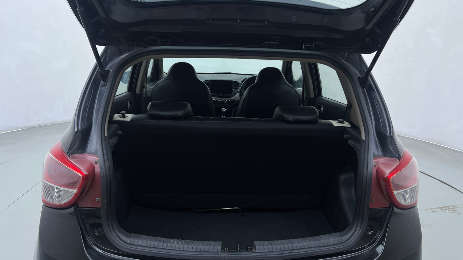 Used 2013 Hyundai Grand i10 Asta 1.2 Kappa VTVT Petrol Manual interior DICKY INSIDE VIEW