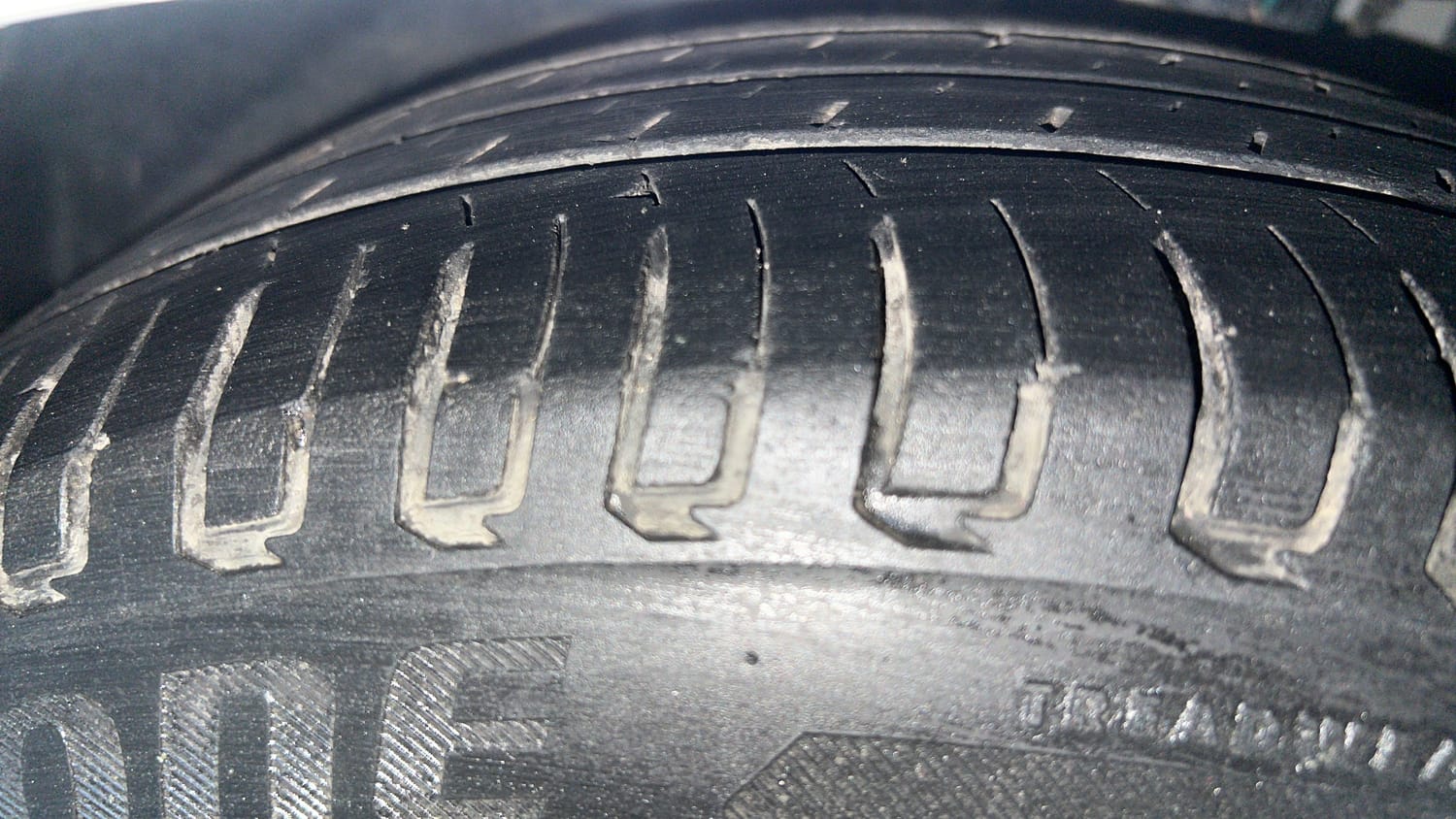 Used 2021 Ford Figo Aspire Titanium Plus 1.2 Ti-VCT Petrol Manual tyres RIGHT FRONT TYRE TREAD VIEW