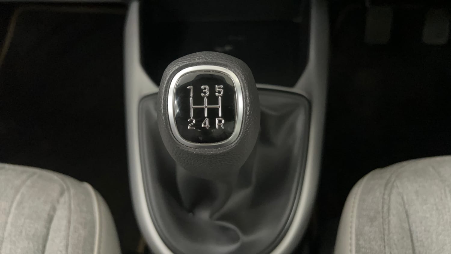 Used 2020 Hyundai Grand i10 Nios Sportz 1.2 Kappa VTVT Petrol Manual interior GEAR  KNOB VIEW