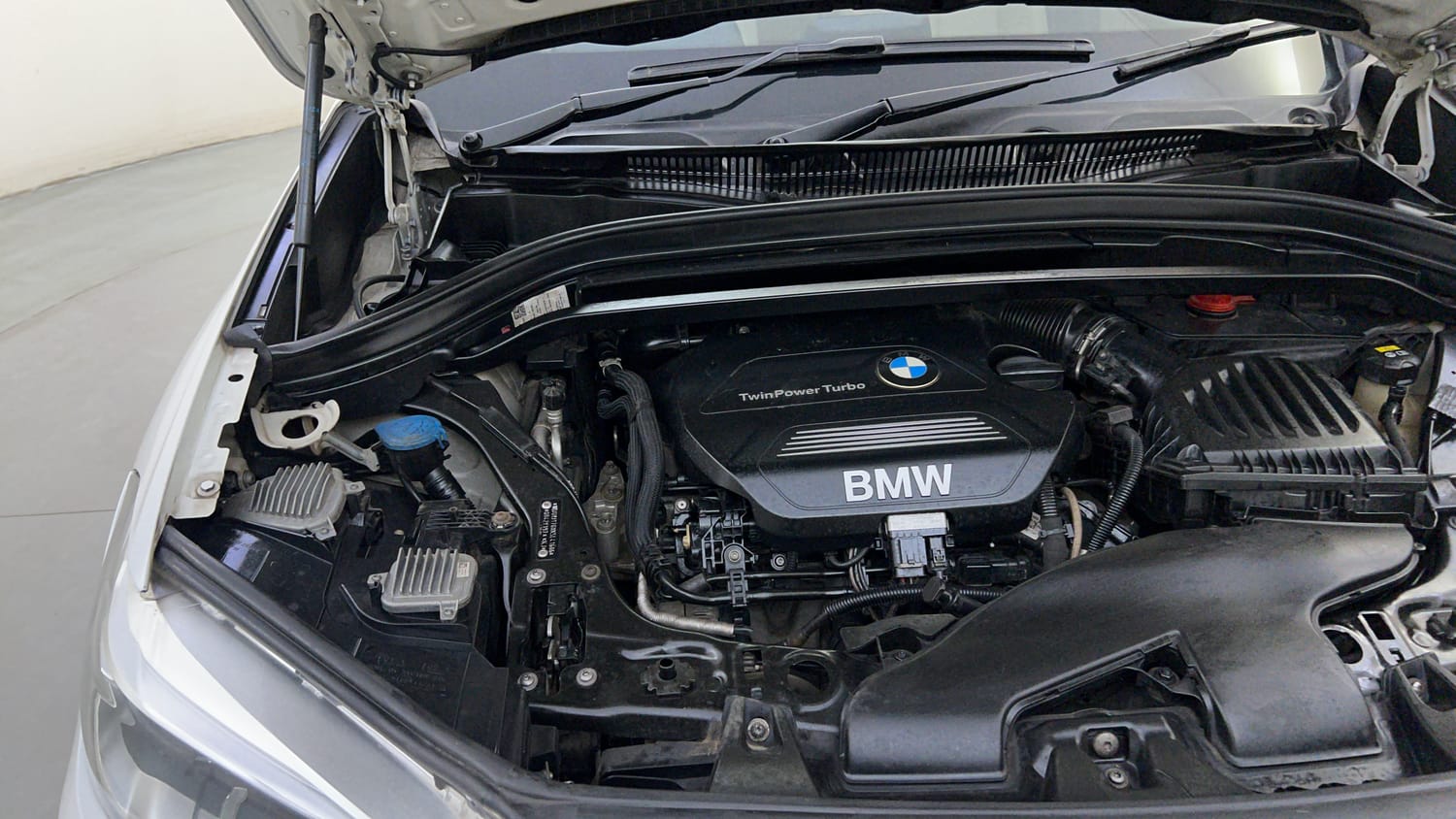 Used 2019 BMW X1 sDrive20d xLine Diesel Automatic engine ENGINE RIGHT SIDE HINGE & APRON VIEW