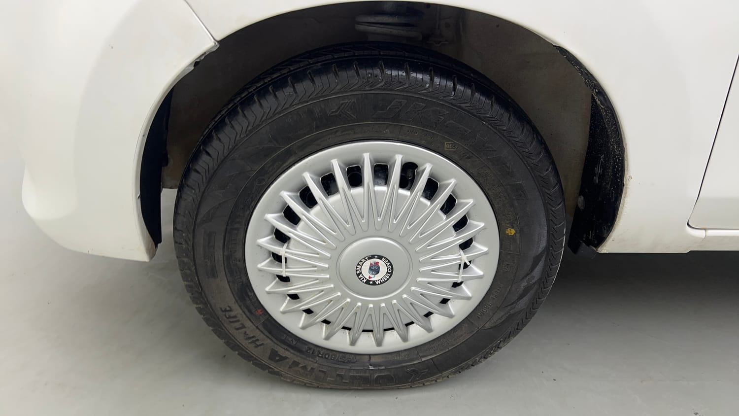 Used 2018 Maruti Suzuki Alto 800 VXi Petrol Manual tyres LEFT FRONT TYRE RIM VIEW