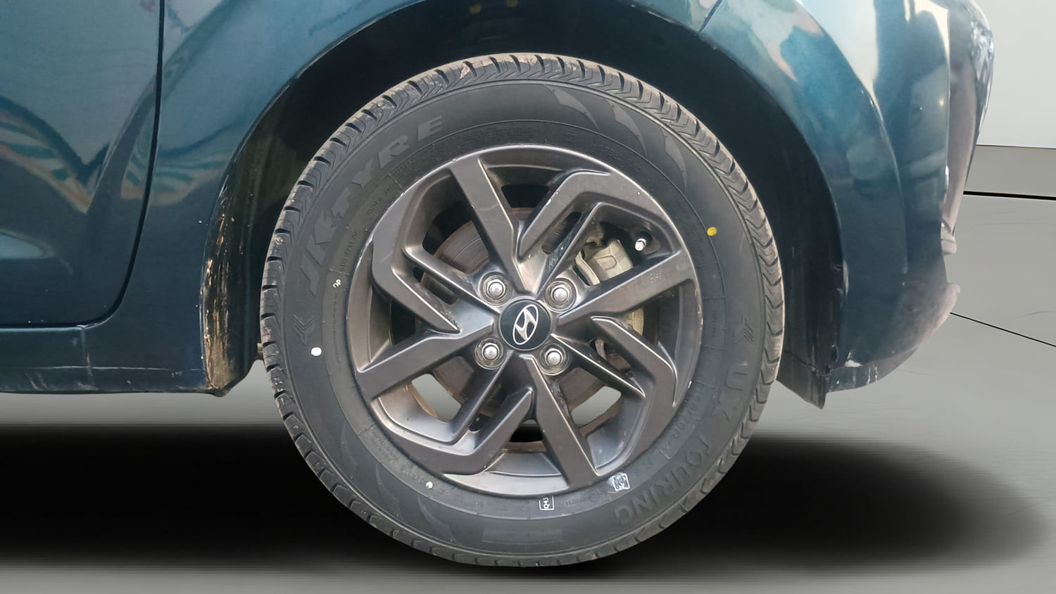 Used 2021 Hyundai Grand i10 Nios Sportz 1.2 Kappa VTVT Petrol Manual tyres RIGHT FRONT TYRE RIM VIEW