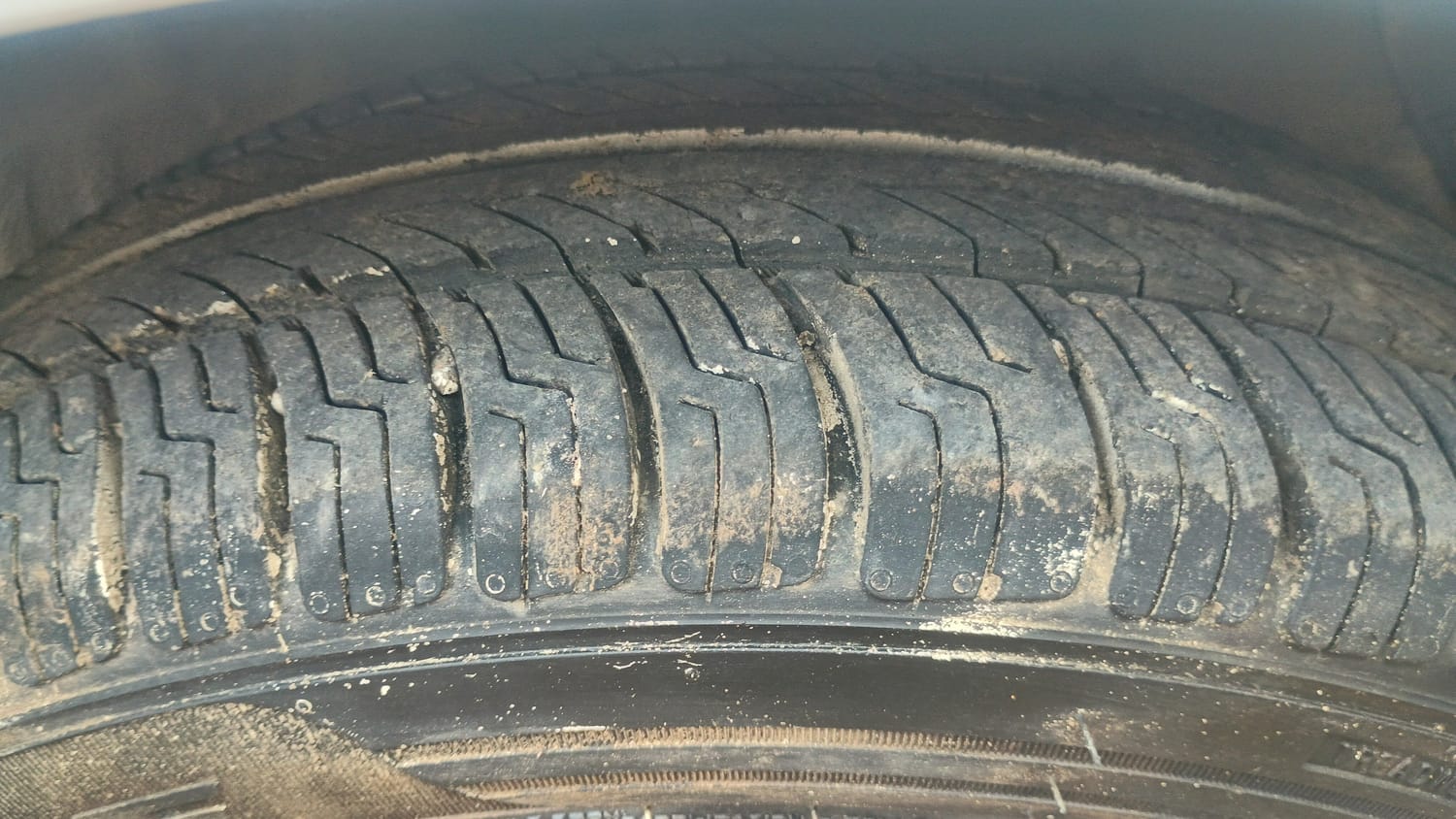 Used 2016 Hyundai Grand i10 Sportz 1.2 Kappa VTVT Petrol Manual tyres RIGHT FRONT TYRE TREAD VIEW
