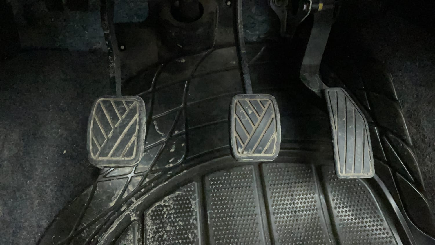Used 2014 Maruti Suzuki Celerio VXi Petrol Manual interior PEDALS VIEW