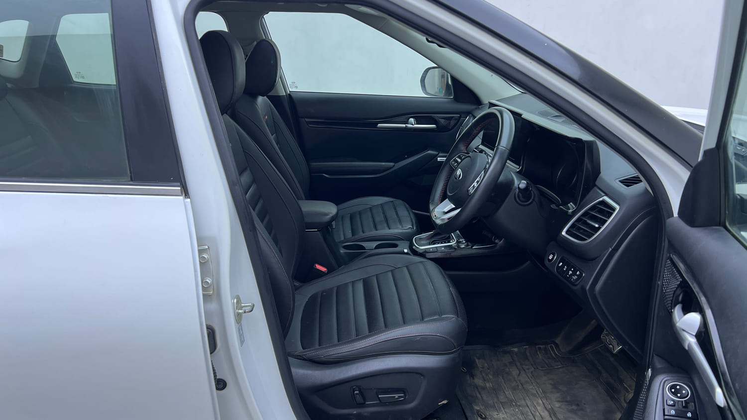 Used 2020 Kia Seltos GTX Plus AT 1.5 Diesel Diesel Automatic interior RIGHT SIDE FRONT DOOR CABIN VIEW