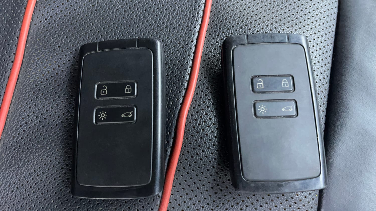 Used 2023 Renault Triber RXZ EASY-R AMT Petrol Automatic extra CAR KEY VIEW