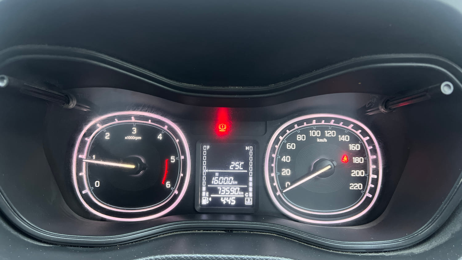 Used 2017 Maruti Suzuki Vitara Brezza [2016-2020] ZDi Plus Diesel Manual interior CLUSTERMETER VIEW