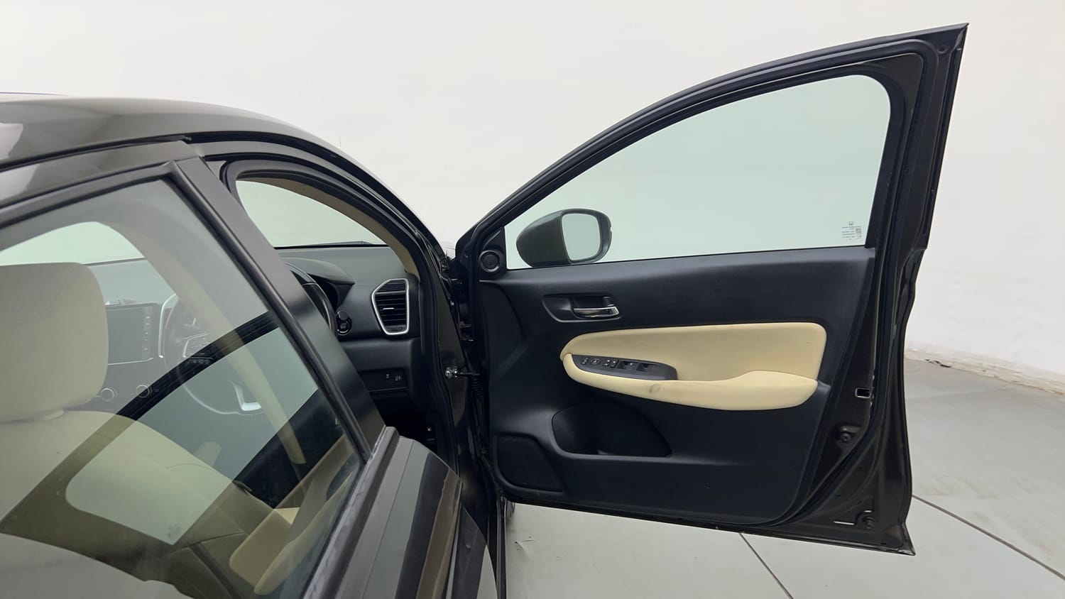 Used 2021 Honda City VX CVT Petrol Petrol Automatic interior RIGHT FRONT DOOR OPEN VIEW