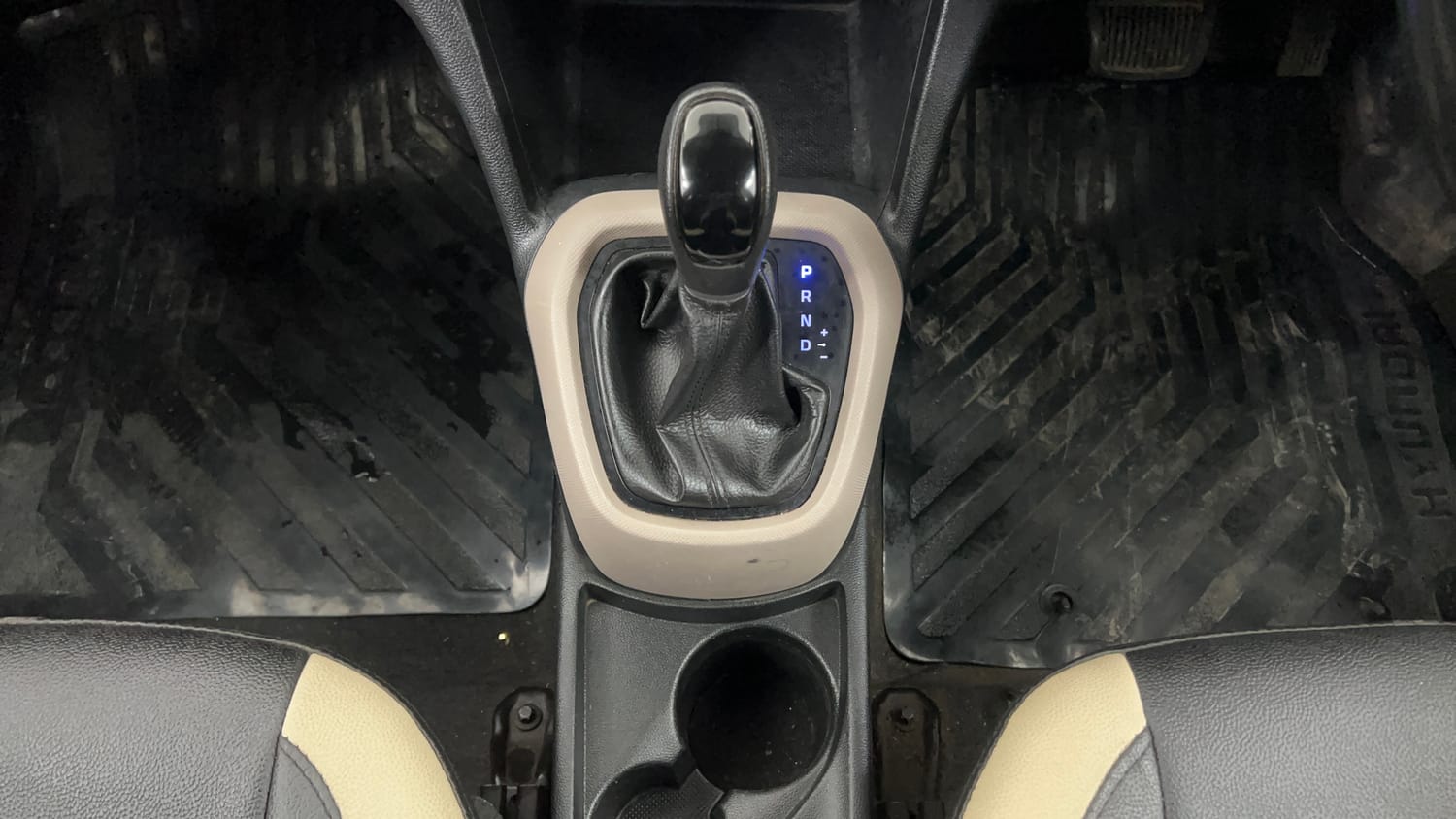 Used 2016 Hyundai Grand i10 Asta AT 1.2 Kappa VTVT (O) Petrol Automatic interior GEAR  KNOB VIEW