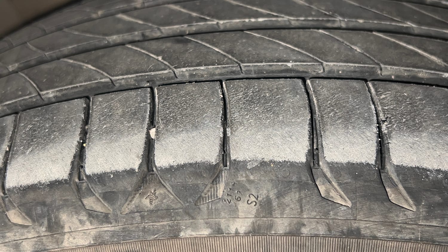 Used 2018 Hyundai Creta SX Plus 1.6 AT Petrol Petrol Automatic tyres LEFT FRONT TYRE TREAD VIEW