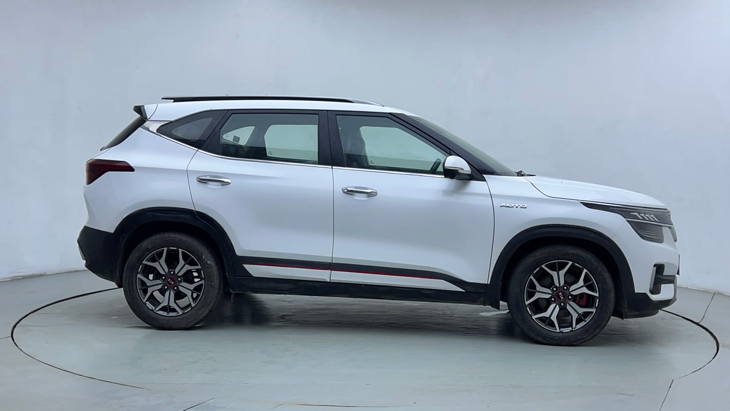 Used 2020 Kia Seltos GTX Plus AT 1.5 Diesel Diesel Automatic exterior RIGHT SIDE VIEW