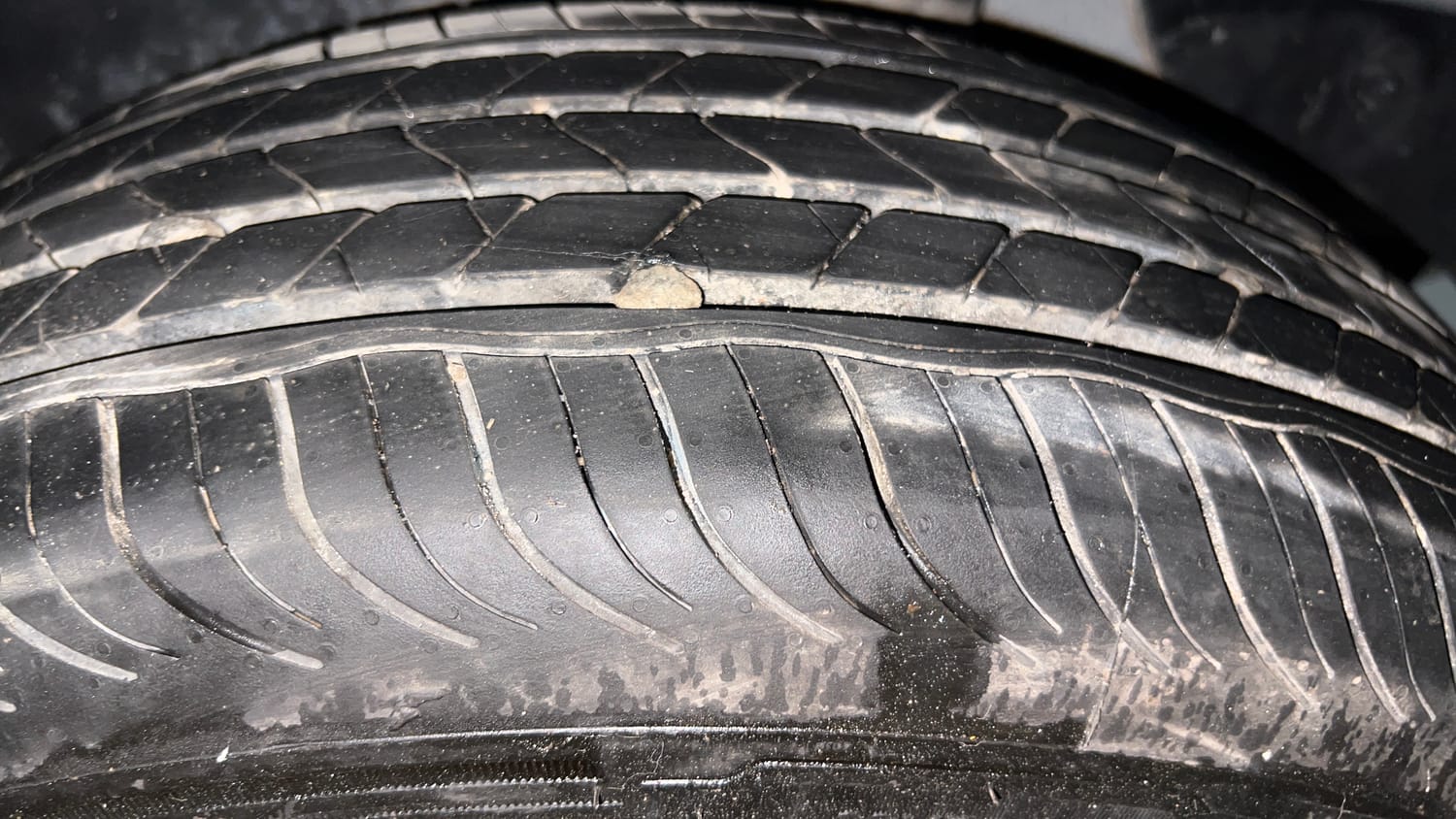 Used 2016 Hyundai Creta 1.6 SX Plus Petrol Petrol Manual tyres LEFT REAR TYRE TREAD VIEW