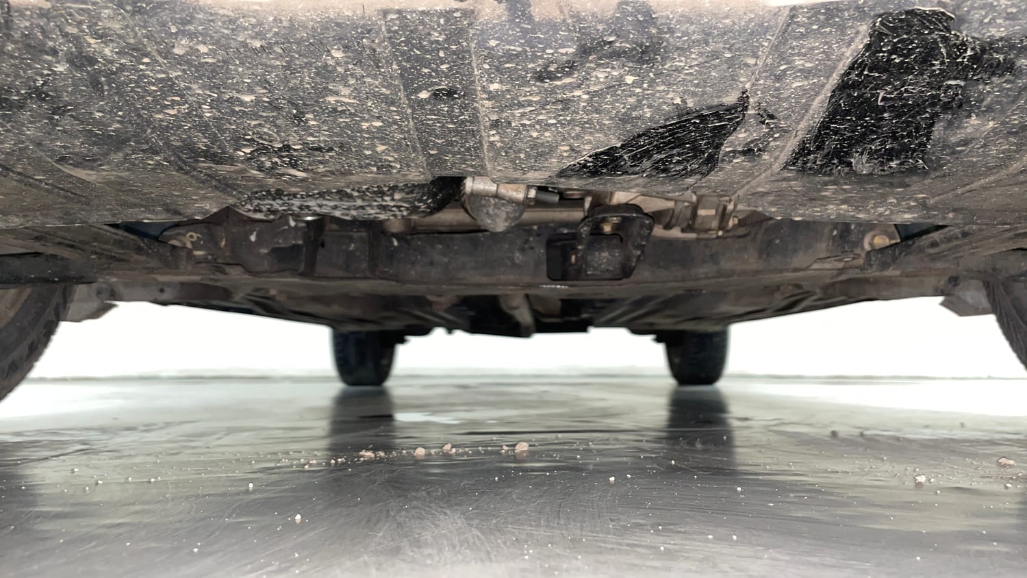 Used 2016 Maruti Suzuki S-Cross Zeta 1.3 Diesel Manual extra FRONT LEFT UNDERBODY VIEW