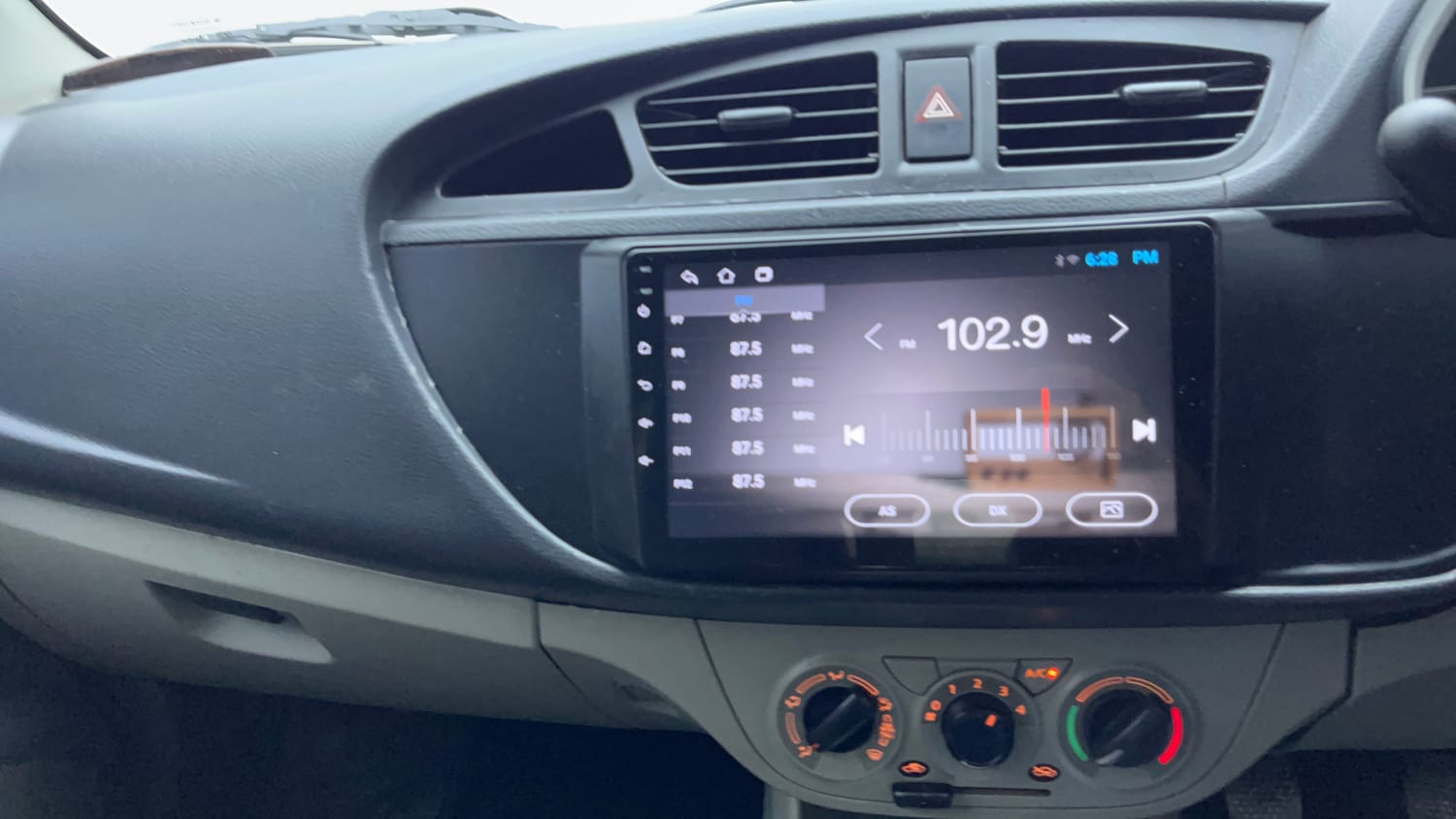 Used 2019 Maruti Suzuki Alto K10 VXi Petrol Manual interior MUSIC SYSTEM & AC CONTROL VIEW