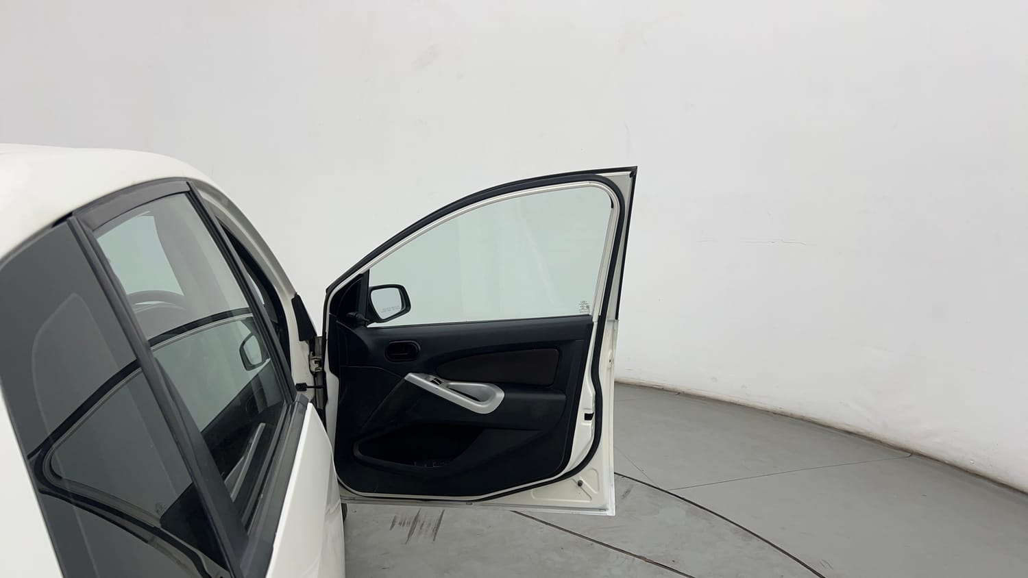 Used 2012 Ford Figo Duratec Petrol ZXI 1.2 Petrol Manual interior RIGHT FRONT DOOR OPEN VIEW