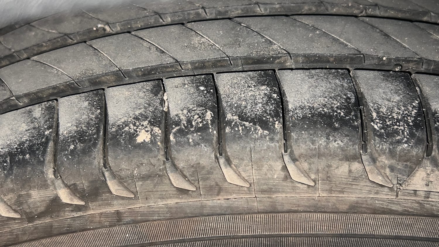 Used 2018 Hyundai Creta SX Plus 1.6 AT Petrol Petrol Automatic tyres LEFT REAR TYRE TREAD VIEW