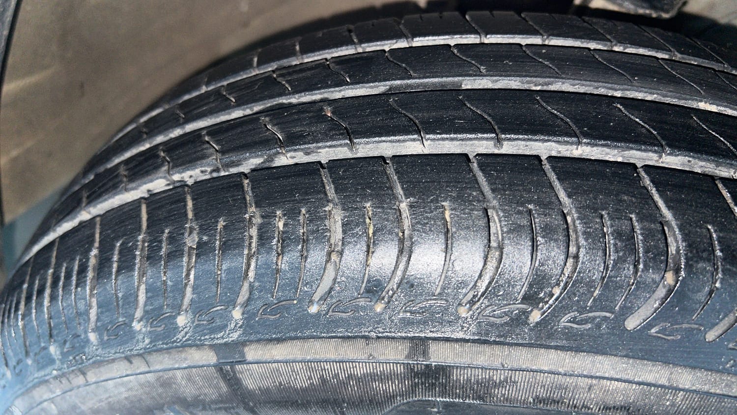 Used 2024 Maruti Suzuki S-Presso VXi S-CNG Cng Manual tyres RIGHT FRONT TYRE TREAD VIEW