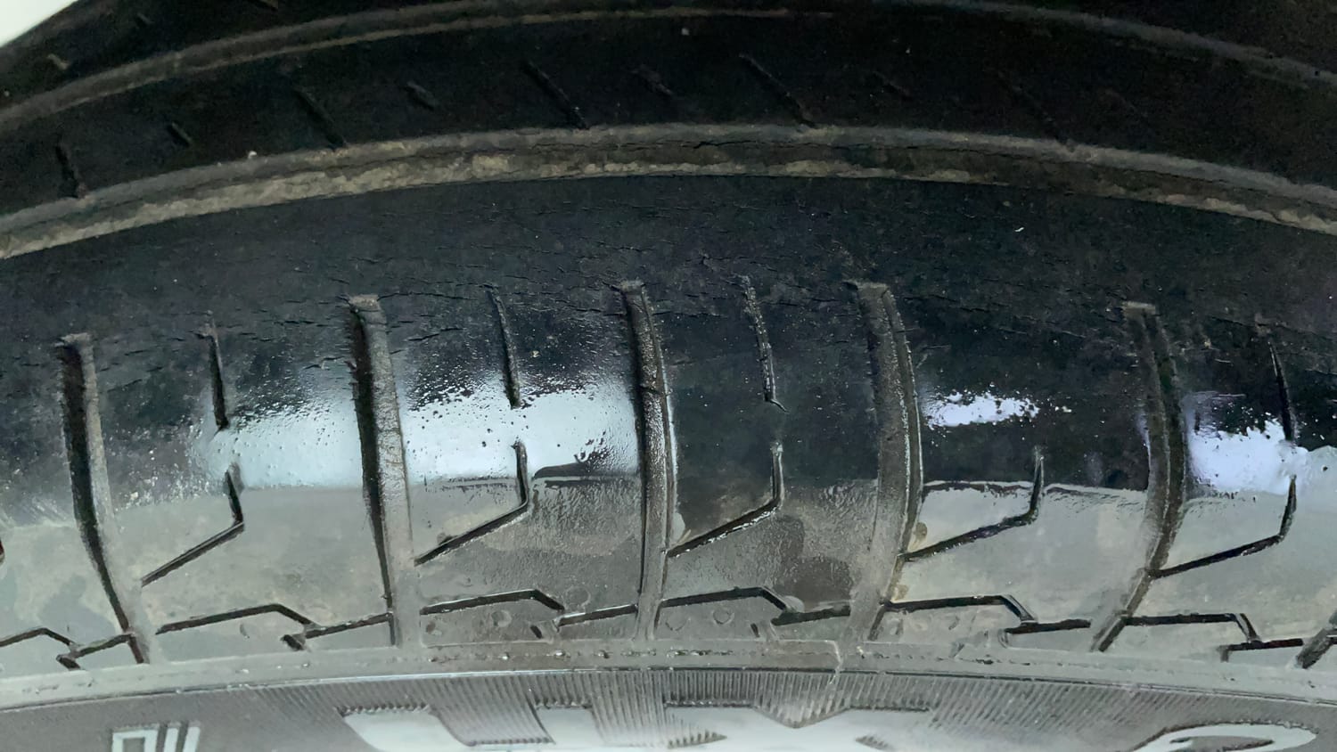 Used 2022 Renault Triber RXT Petrol Manual tyres RIGHT REAR TYRE TREAD VIEW
