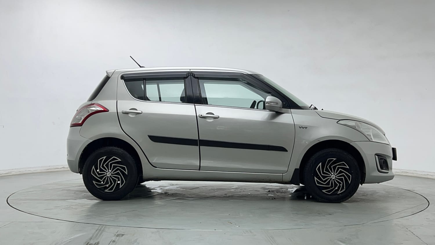 Used 2016 Maruti Suzuki Swift VXI (O) Petrol Manual exterior RIGHT SIDE VIEW