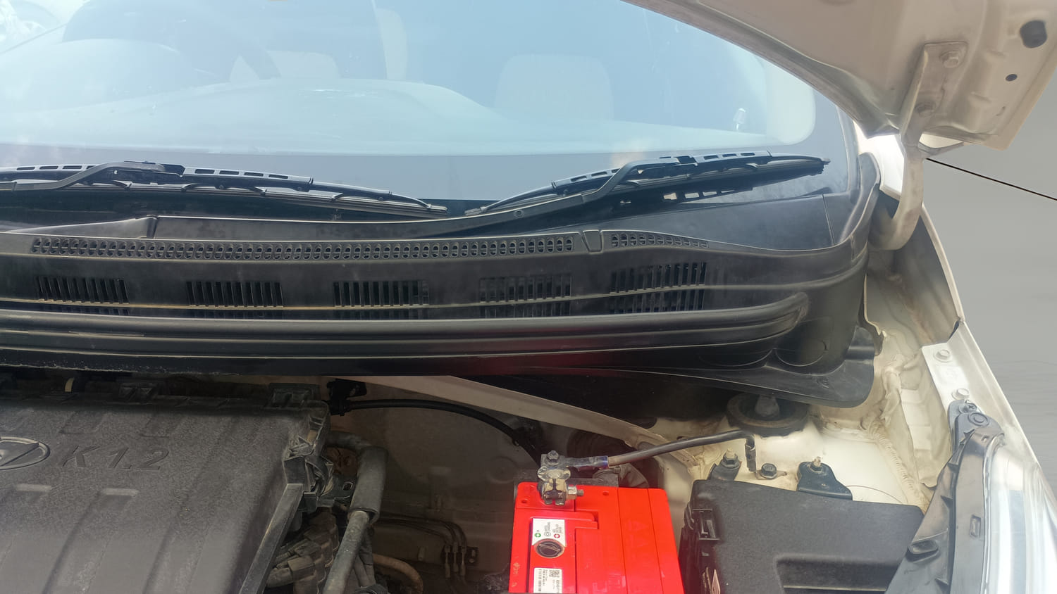 Used 2016 Hyundai Grand i10 Sportz 1.2 Kappa VTVT Petrol Manual engine ENGINE LEFT SIDE HINGE & APRON VIEW