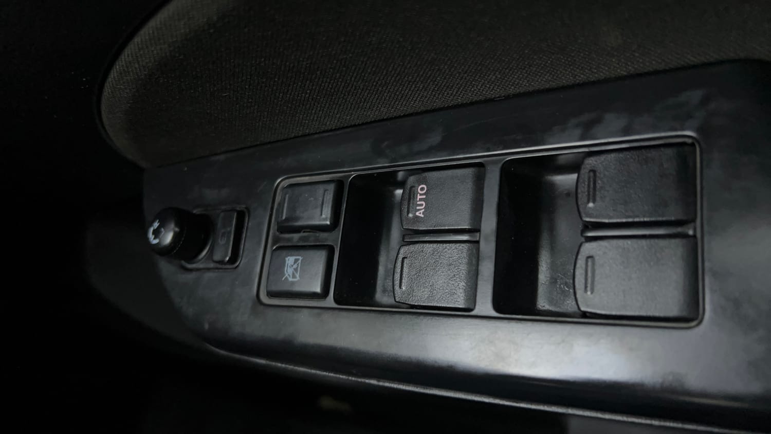 Used 2016 Maruti Suzuki Swift VXI (O) Petrol Manual top_features Power windows