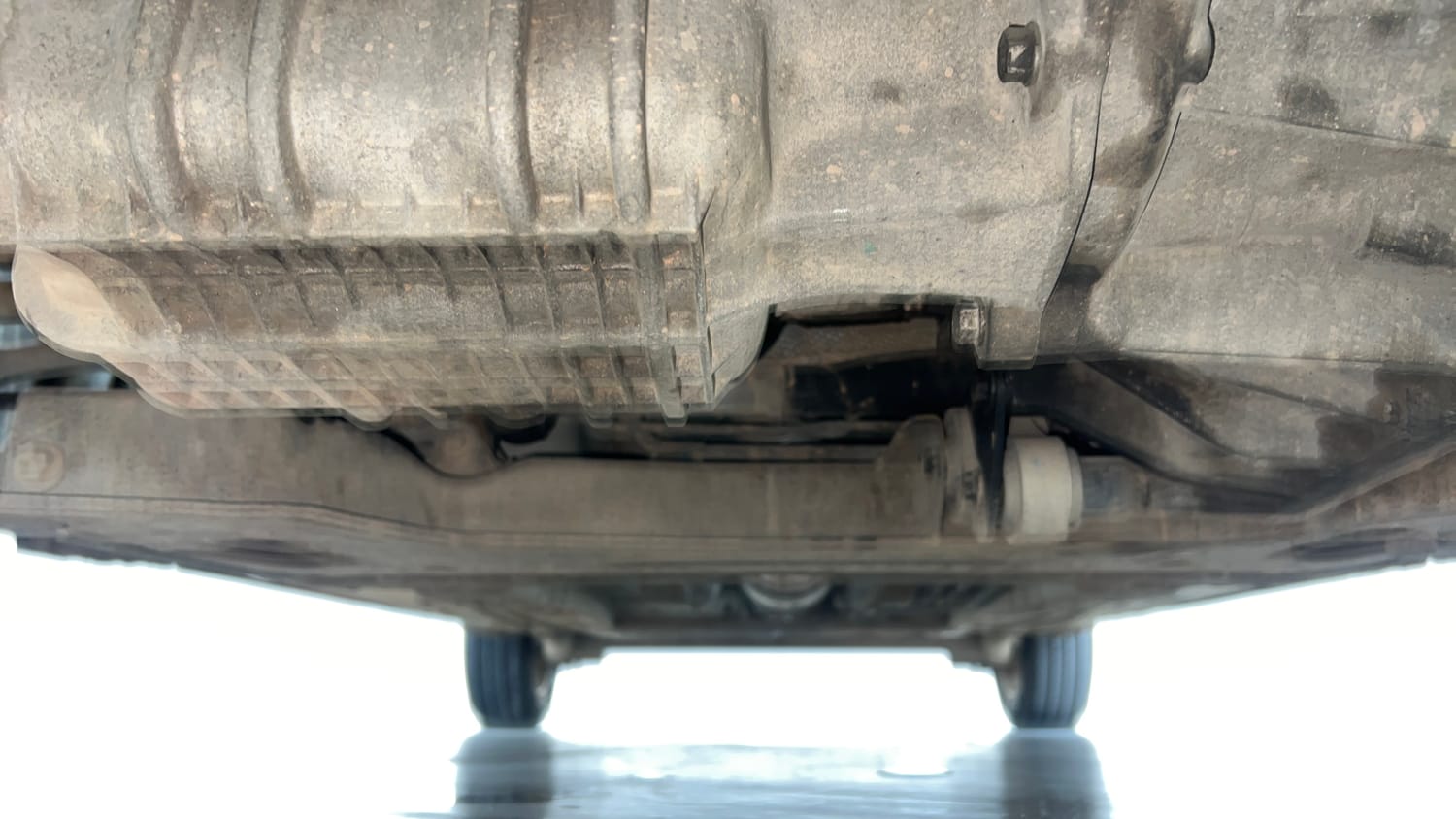 Used 2012 Ford Figo Duratec Petrol ZXI 1.2 Petrol Manual extra FRONT LEFT UNDERBODY VIEW