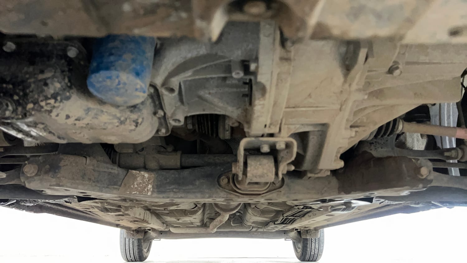 Used 2023 Hyundai Aura SX 1.2 CNG Cng Manual extra FRONT LEFT UNDERBODY VIEW