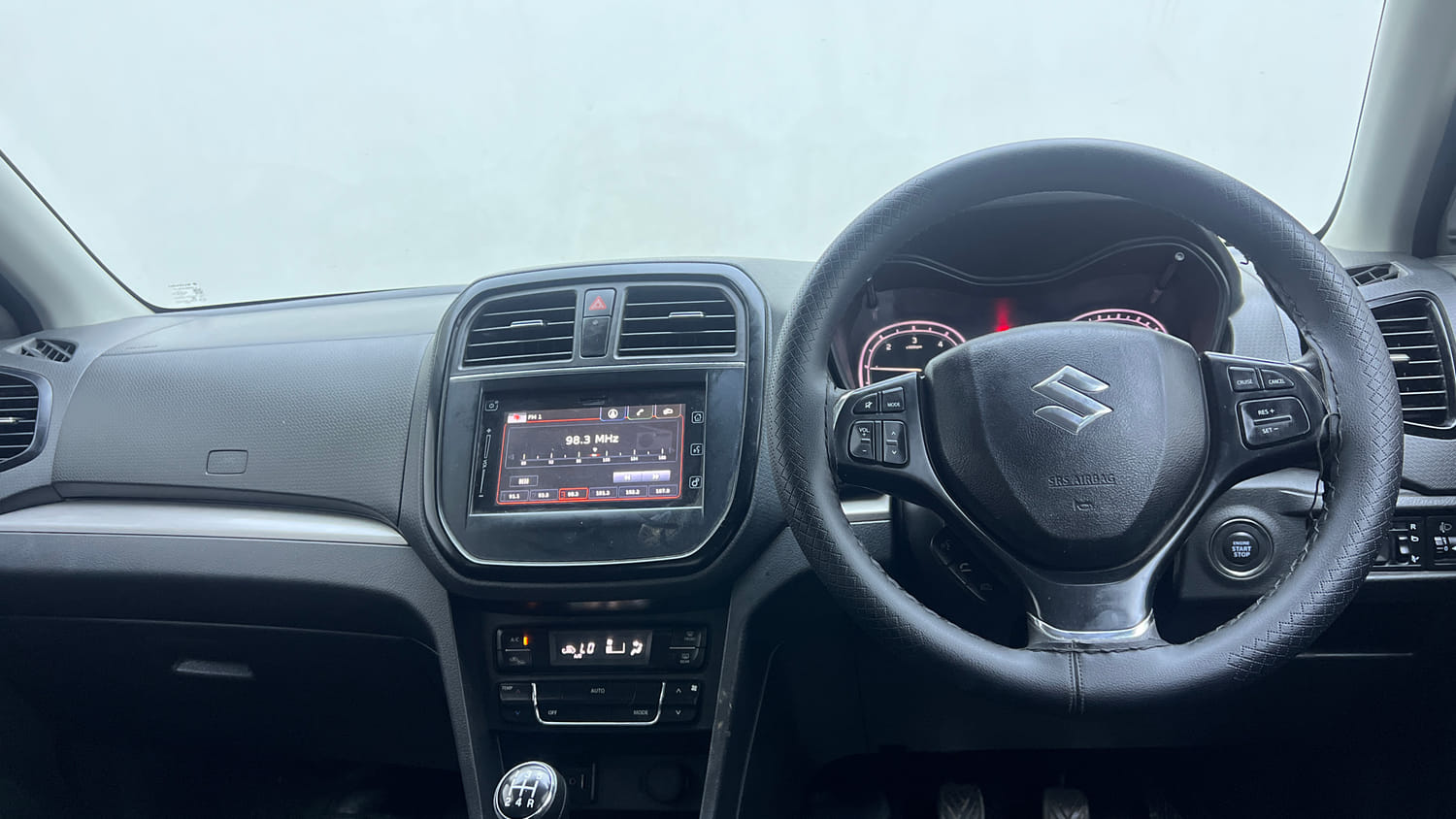 Used 2017 Maruti Suzuki Vitara Brezza [2016-2020] ZDi Plus Diesel Manual interior DASHBOARD VIEW