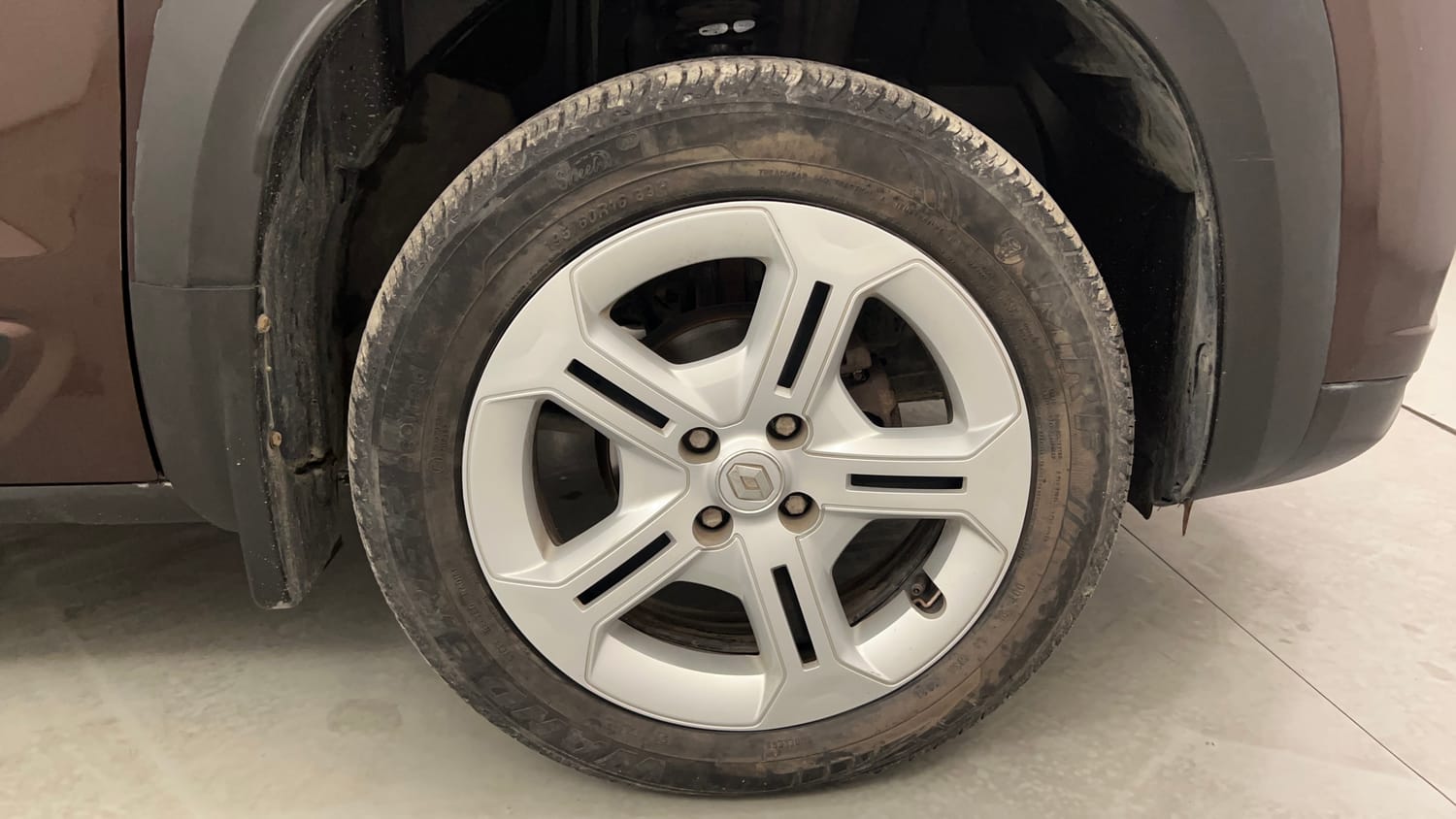Used 2021 Renault Kiger RXT Turbo CVT Petrol Automatic tyres RIGHT FRONT TYRE RIM VIEW