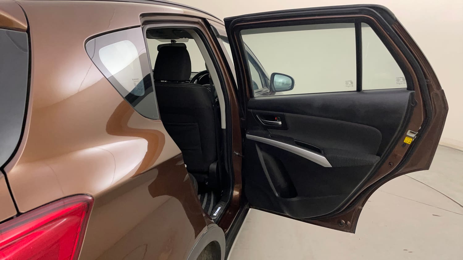 Used 2016 Maruti Suzuki S-Cross Zeta 1.3 Diesel Manual interior RIGHT REAR DOOR OPEN VIEW