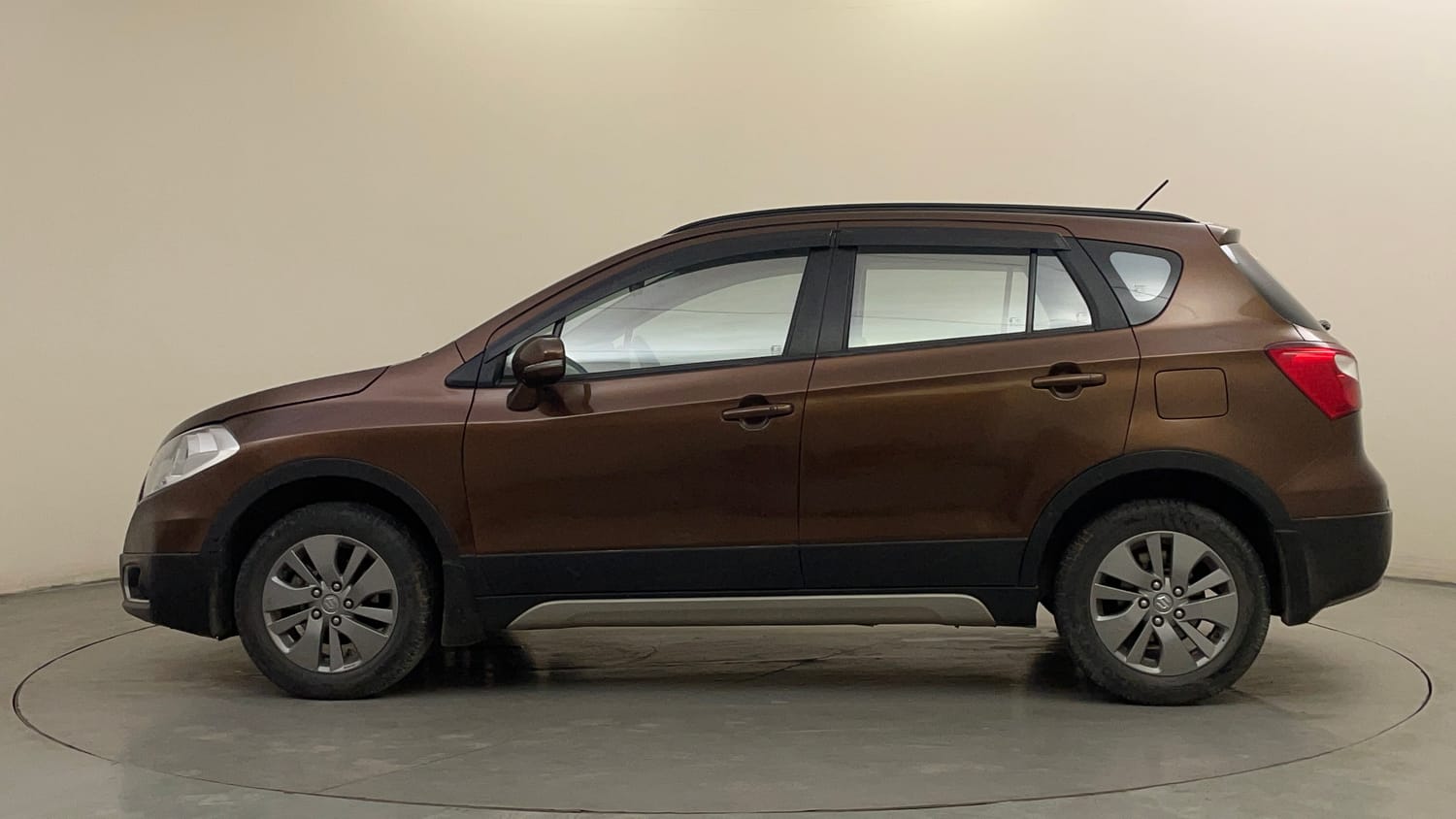 Used 2016 Maruti Suzuki S-Cross Zeta 1.3 Diesel Manual exterior LEFT SIDE VIEW