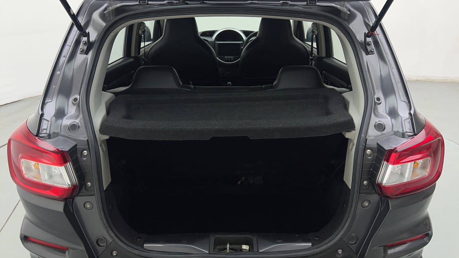 Used 2022 Maruti Suzuki S-Presso Vxi Plus Petrol Manual interior DICKY INSIDE VIEW