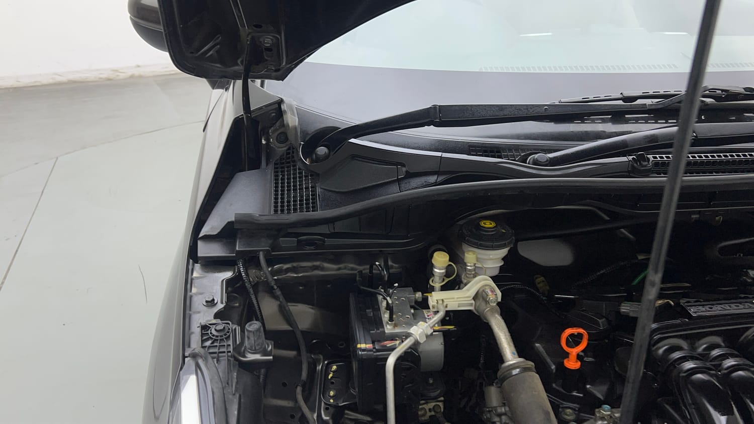 Used 2021 Honda City VX CVT Petrol Petrol Automatic engine ENGINE RIGHT SIDE HINGE & APRON VIEW
